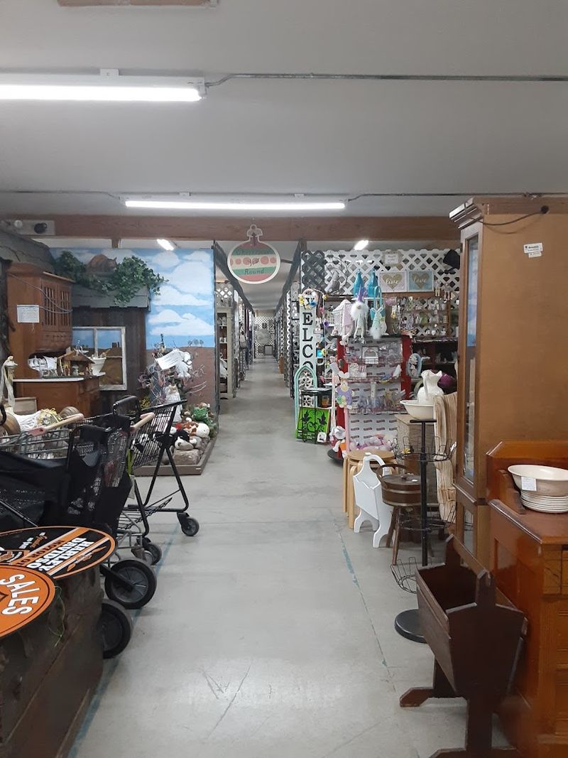 Friendly Staff Ready to Help You Find Your Treasure Friendly Staff Ready to Help You Find Your Treasure