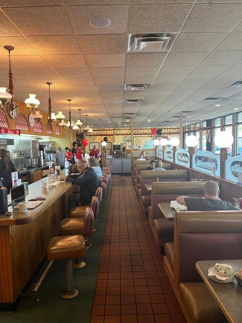 Friendly Staff That Feels Like Family Friendly Staff That Feels Like Family