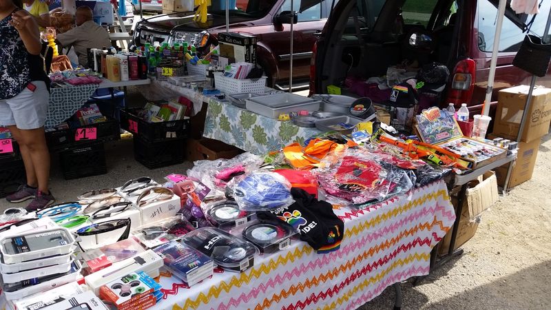 Friendly Vendors Who Make Bargaining Fun Friendly Vendors Who Make Bargaining Fun