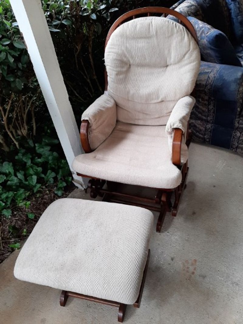 Furniture Finds for the Budget-Savvy Decorator Furniture Finds for the Budget-Savvy Decorator