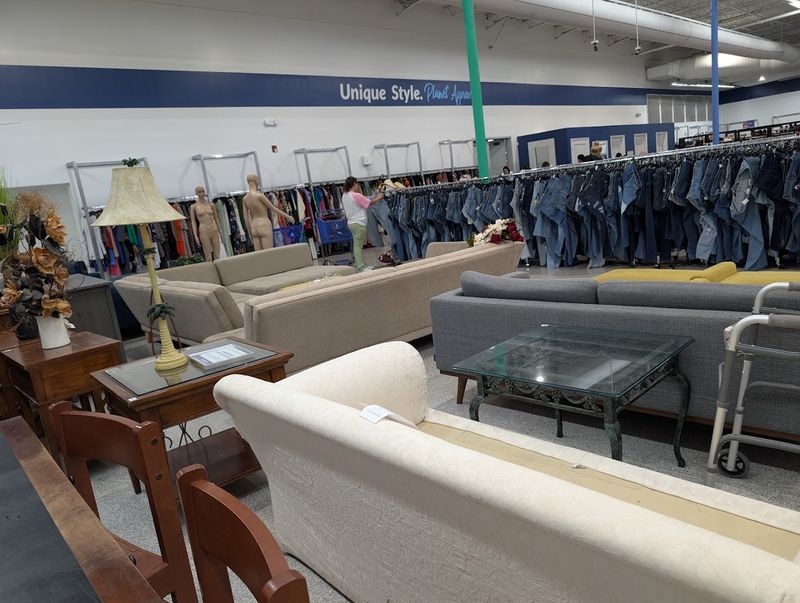Furniture Finds for the Budget-Savvy Home Decorator
