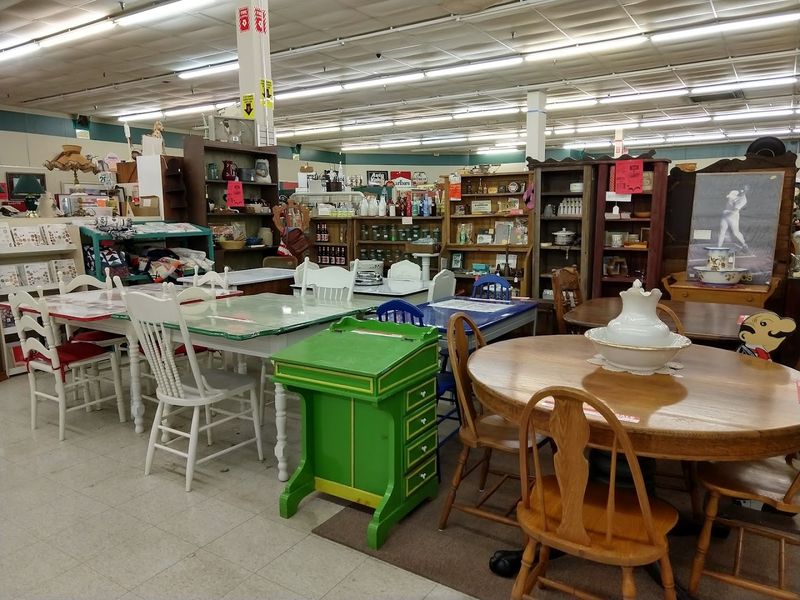 Furniture Hunters Will Feel Right at Home