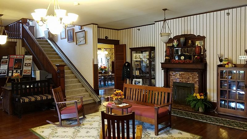 Furniture and Architectural Salvage Hunting