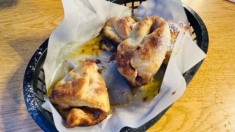 Garlic Bread That Disappears Before You Can Blink Garlic Bread That Disappears Before You Can Blink