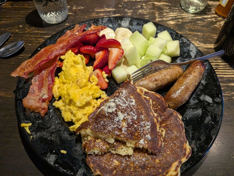 Generous Portions That Keep You Full Well Into the Afternoon