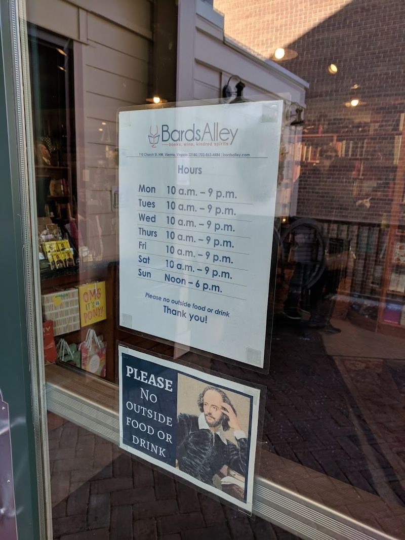 Generous and Reader-Friendly Operating Hours Generous and Reader-Friendly Operating Hours