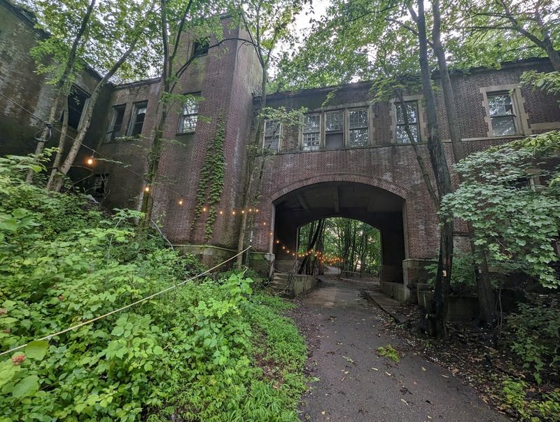 Ghost Hunting and Paranormal Investigations