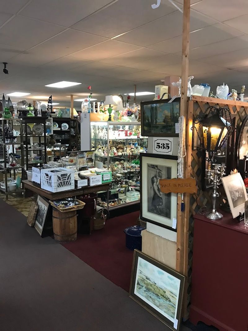 Glassware, China, and Kitchen Antiques