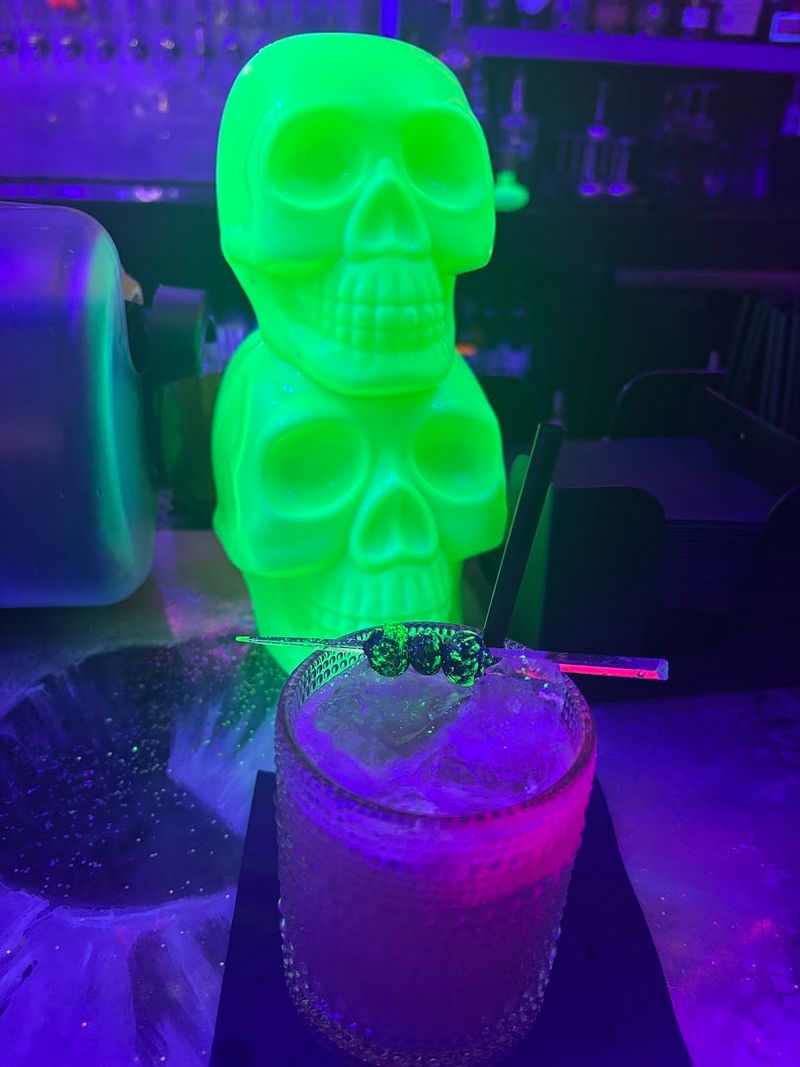Glowing Cocktails That Look Like They Came From Another Galaxy Glowing Cocktails That Look Like They Came From Another Galaxy