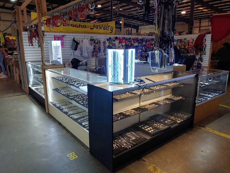 Gold Jewelry and Accessories at Prices Worth Negotiating