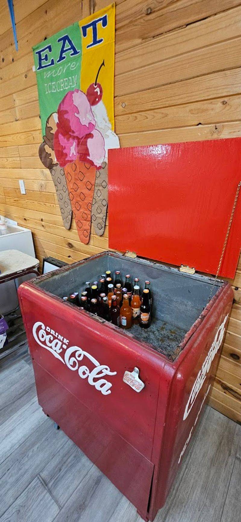 Hand-Dipped Ice Cream Worth the Drive