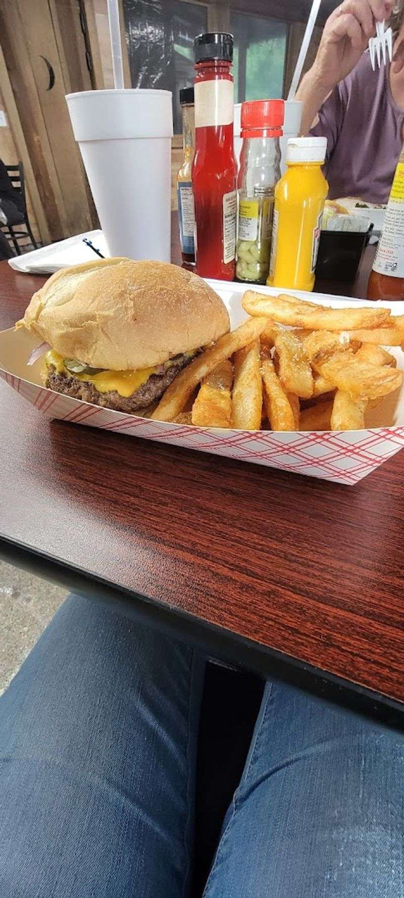Handmade Cheeseburgers That Locals Swear By