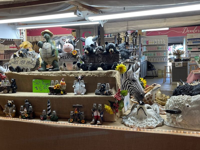 Handmade and One-of-a-Kind Goods You Will Not Find in Any Mall Handmade and One-of-a-Kind Goods You Will Not Find in Any Mall