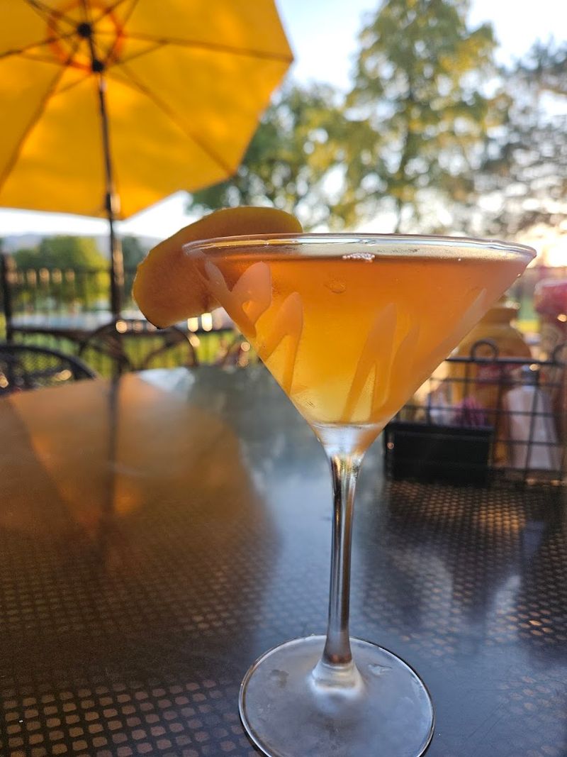 Happy Hour Worth Rearranging Your Schedule For Happy Hour Worth Rearranging Your Schedule For