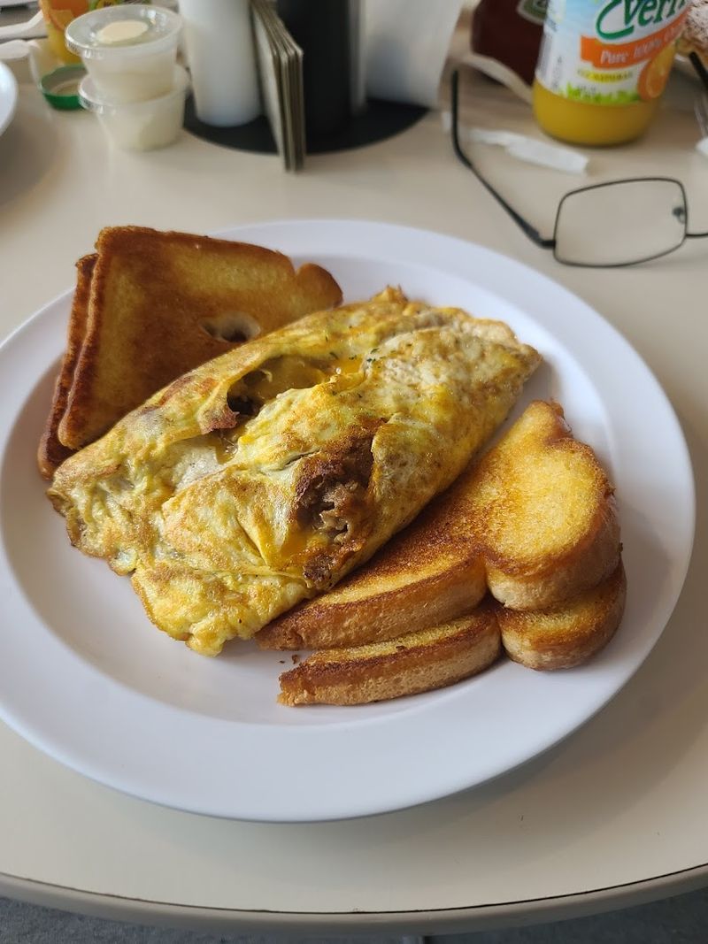 Hashbrowns and Toast That Deserve Their Own Standing Ovation
