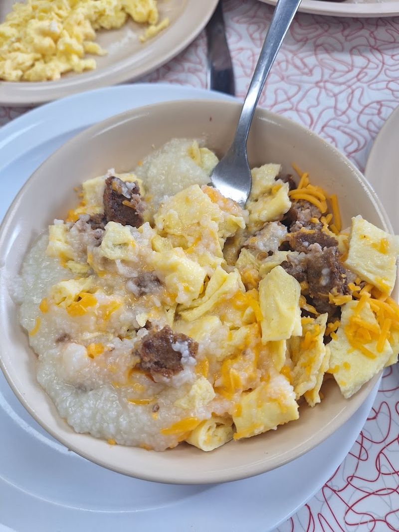 Hearty Grits and Gravy That Come With Every Plate
