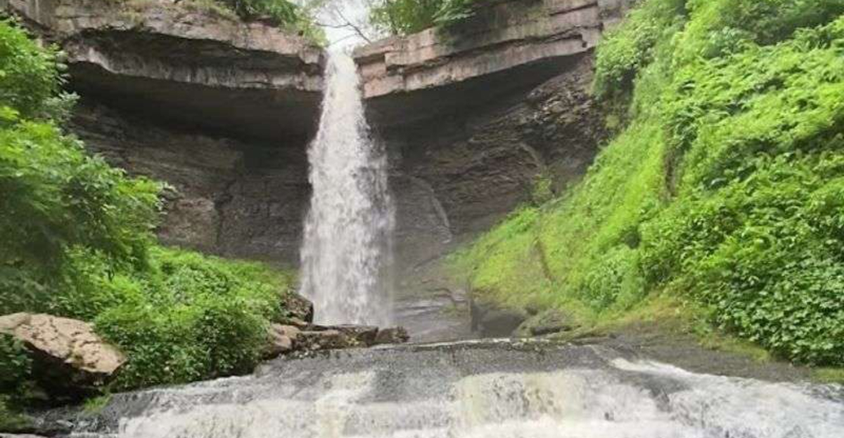 Hidden Away In New York This Stunning Waterfall Looks Almost Too Beautiful To Be Real
