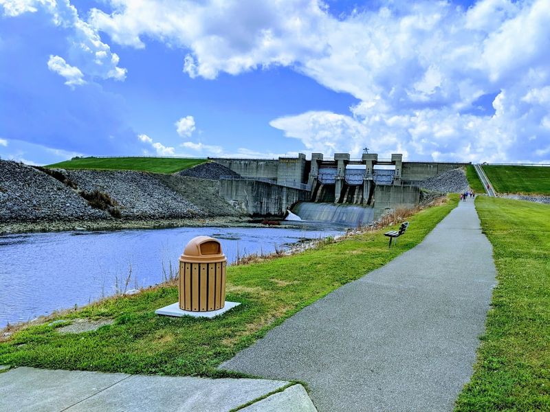 Hiking Trails That Offer Stunning Views Hiking Trails That Offer Stunning Views