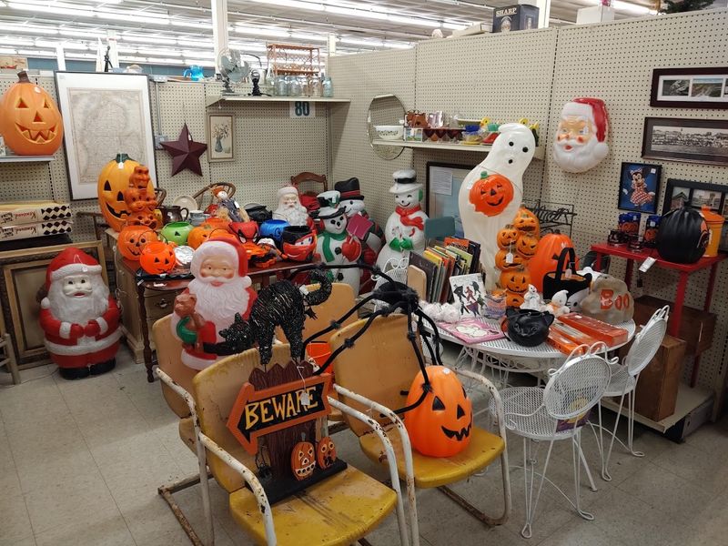 Holiday Decor Lovers Will Be Thrilled