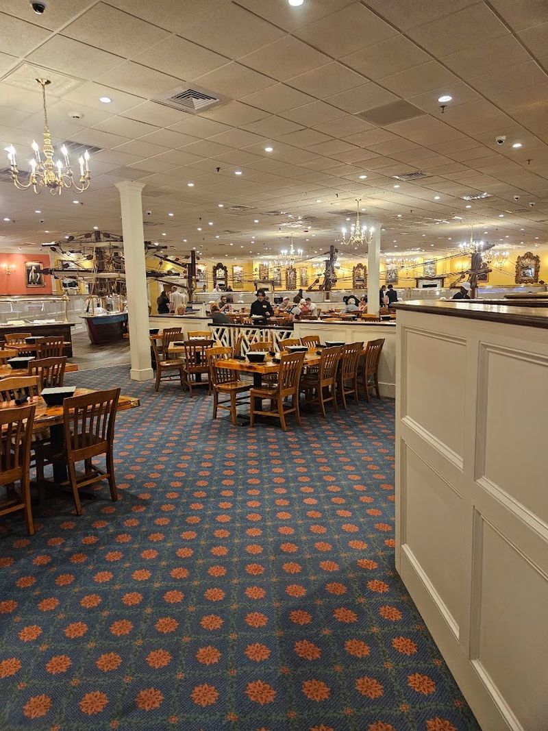 Holiday Dining Done in Grand Style