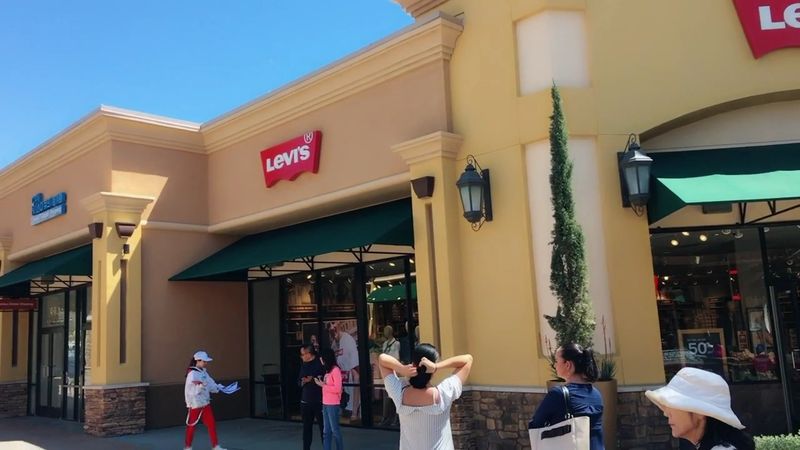 Holiday Weekend Sales That Shoppers Plan Months in Advance