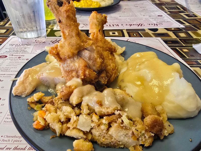 Homemade Mashed Potatoes and Gravy Done the Old-Fashioned Way