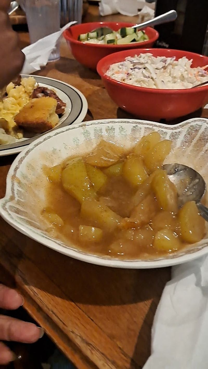 Homemade Peach Preserves That Guests Buy Jars of to Take Home