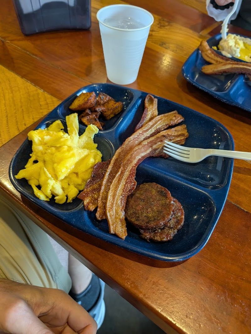 Hot Breakfast Bar to Start Your Morning Right Hot Breakfast Bar to Start Your Morning Right