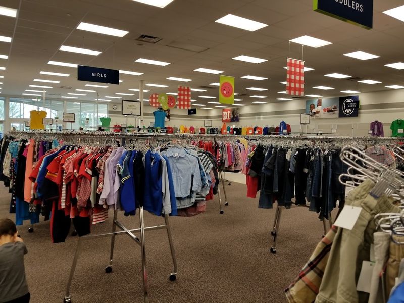 How Deseret Industries Compares to Other Thrift Stores in Arizona