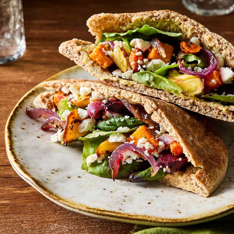 Hummus with Pita and Veggies