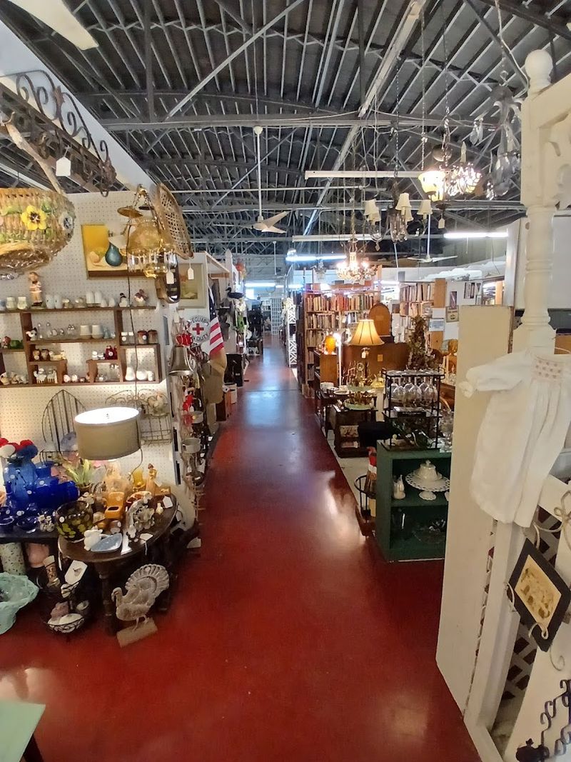 Hundreds of Individual Vendor Booths Under One Roof