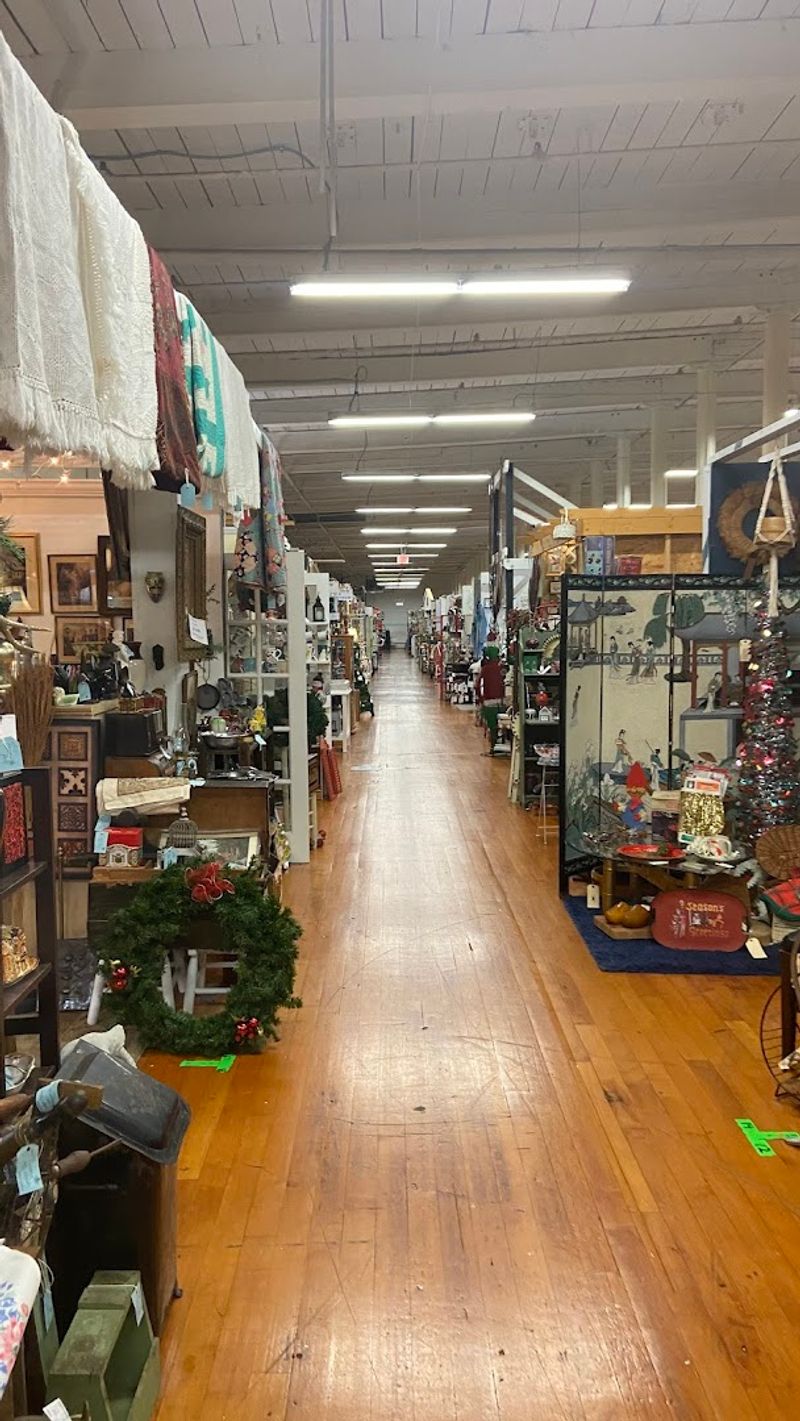 Hundreds of Vendor Booths With Something for Everyone