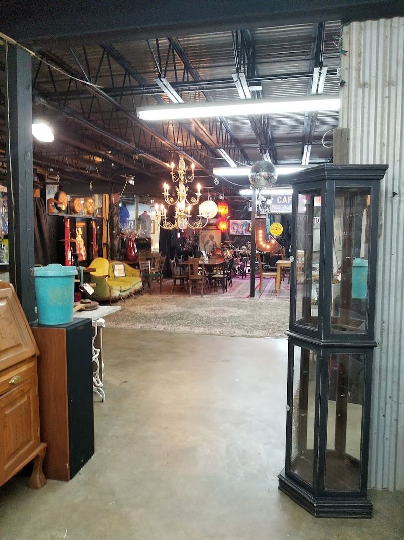 Hundreds of Vendors Under One Roof