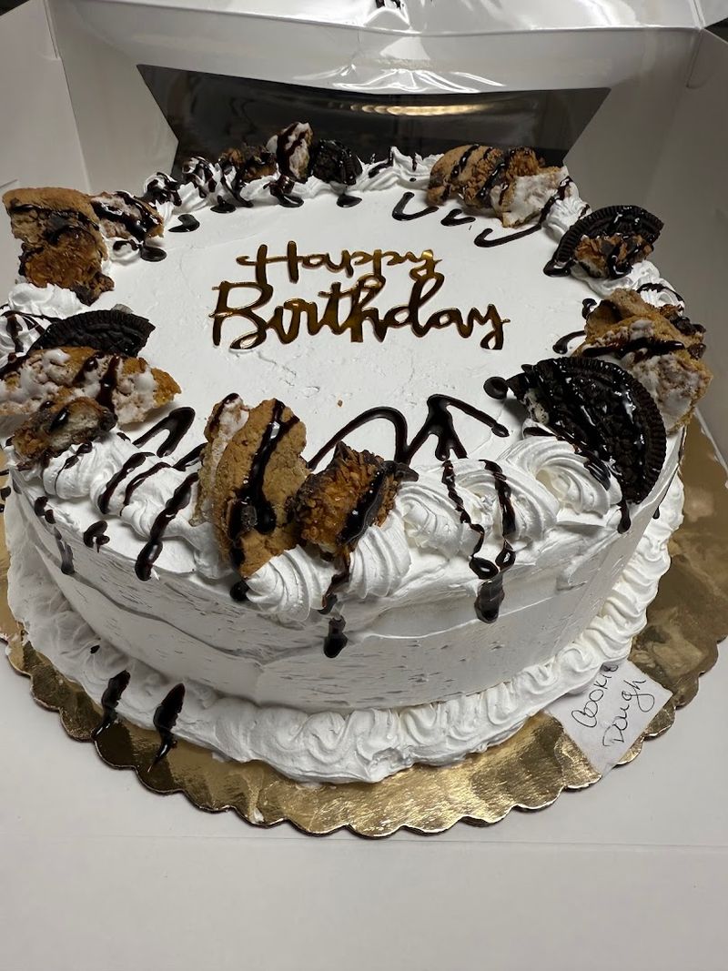 Ice Cream Cakes Worth Ordering in Advance Ice Cream Cakes Worth Ordering in Advance