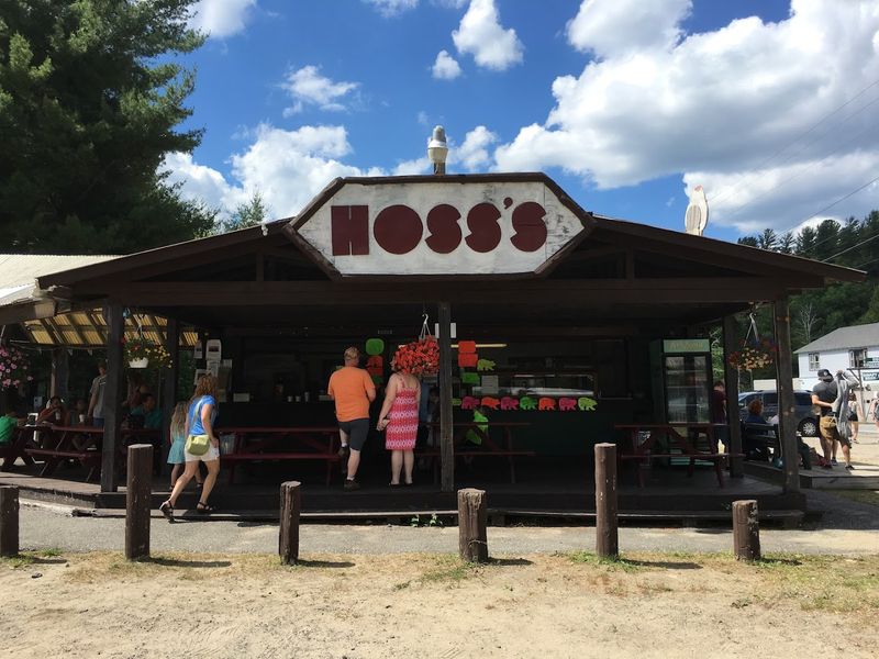 Ice Cream Stand and Outdoor Eats at The Park