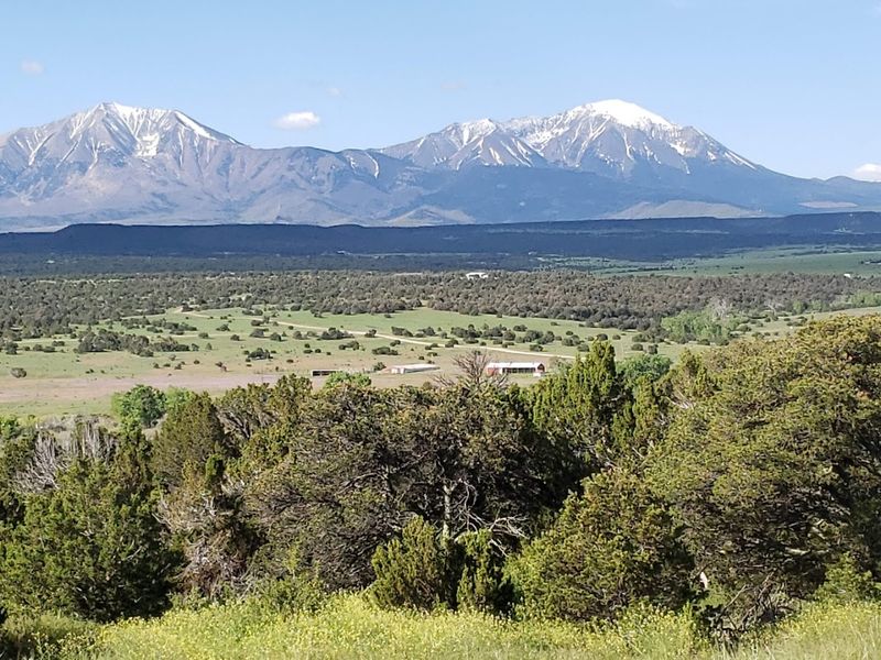 Jaw-Dropping Mountain Views Right Outside Your Door Jaw-Dropping Mountain Views Right Outside Your Door