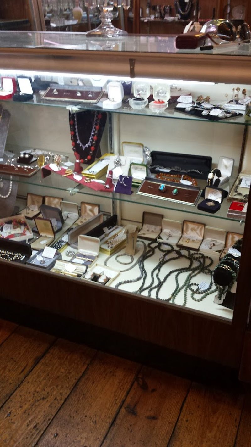Jewelry Cases That Will Make Any Accessory Lover Stop in Their Tracks
