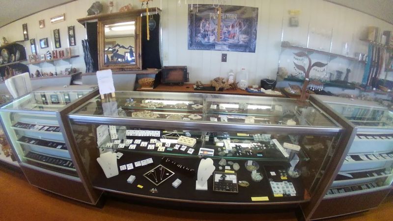 Jewelry Pieces and Wearable Gemstones