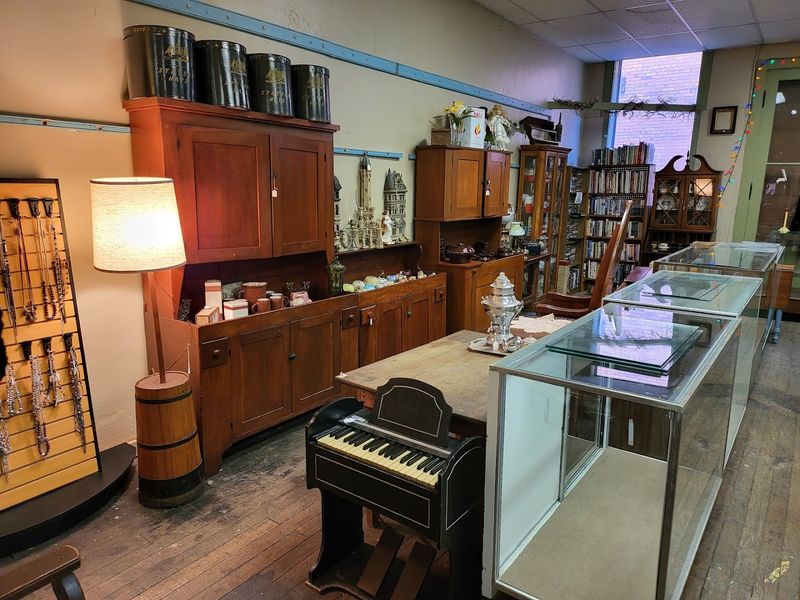 Jewelry and Gem Finds Galore