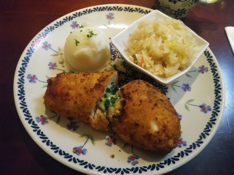 Kotlet de Volaille: Breaded Chicken Cutlet