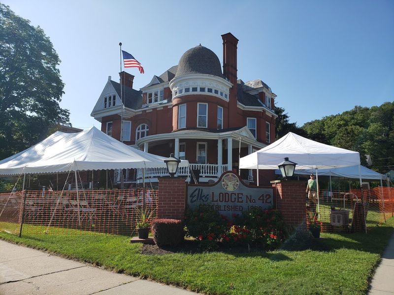 Little Falls Farmers Market: Fresh Finds Every Week