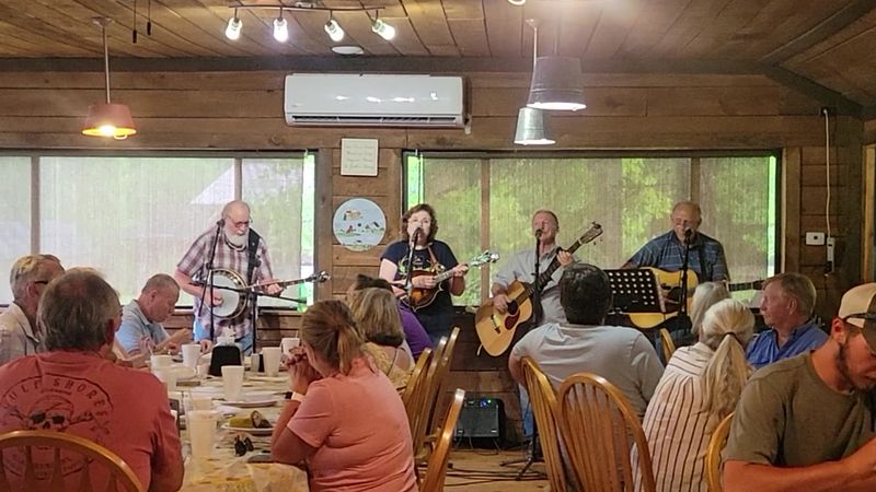 Live Bluegrass Music That Sets the Mood