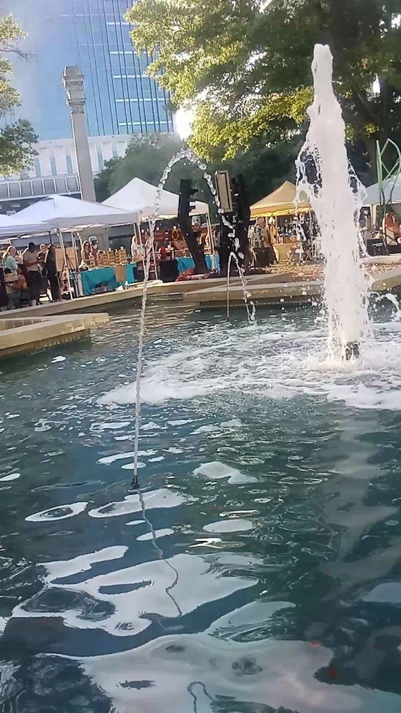 Live Music That Fills the Downtown Air Live Music That Fills the Downtown Air