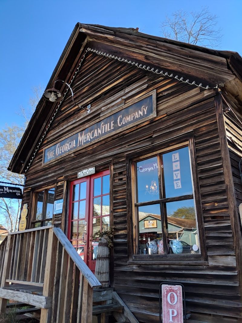 Local Boutiques and Unique Shops
