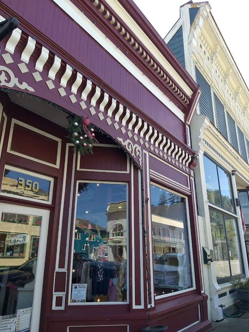 Locally Made Food and Farm-Fresh Flavors Locally Made Food and Farm-Fresh Flavors