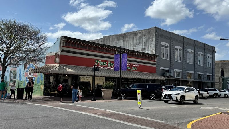 Location Right in the Heart of Downtown Brenham