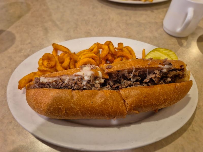 Lunch All Day for Non-Breakfast Fans Lunch All Day for Non-Breakfast Fans