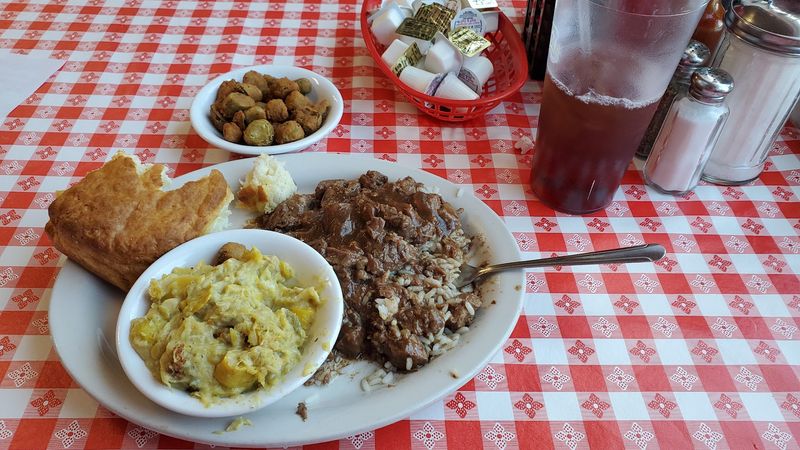Lunch Specials Worth Sticking Around For