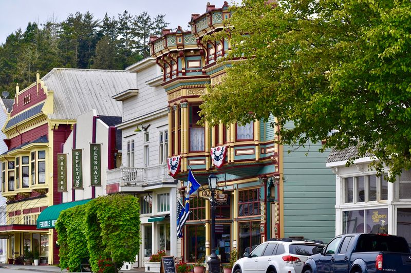 Main Street Shopping Worth Every Minute Main Street Shopping Worth Every Minute