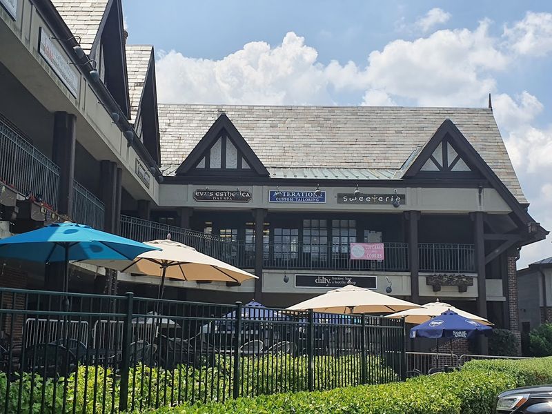 Mariemont Town Center Feels Like a European Piazza